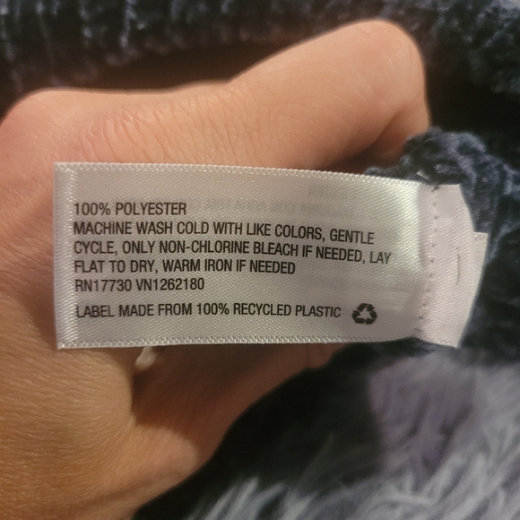 V Neck Hunter Green Cozy Sweater - Picture 5 of 6